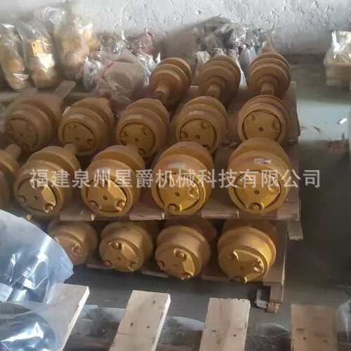 厦门 泉州 挖掘机四轮一带 斗齿   V69SD  驱动轮 引导轮 承重轮