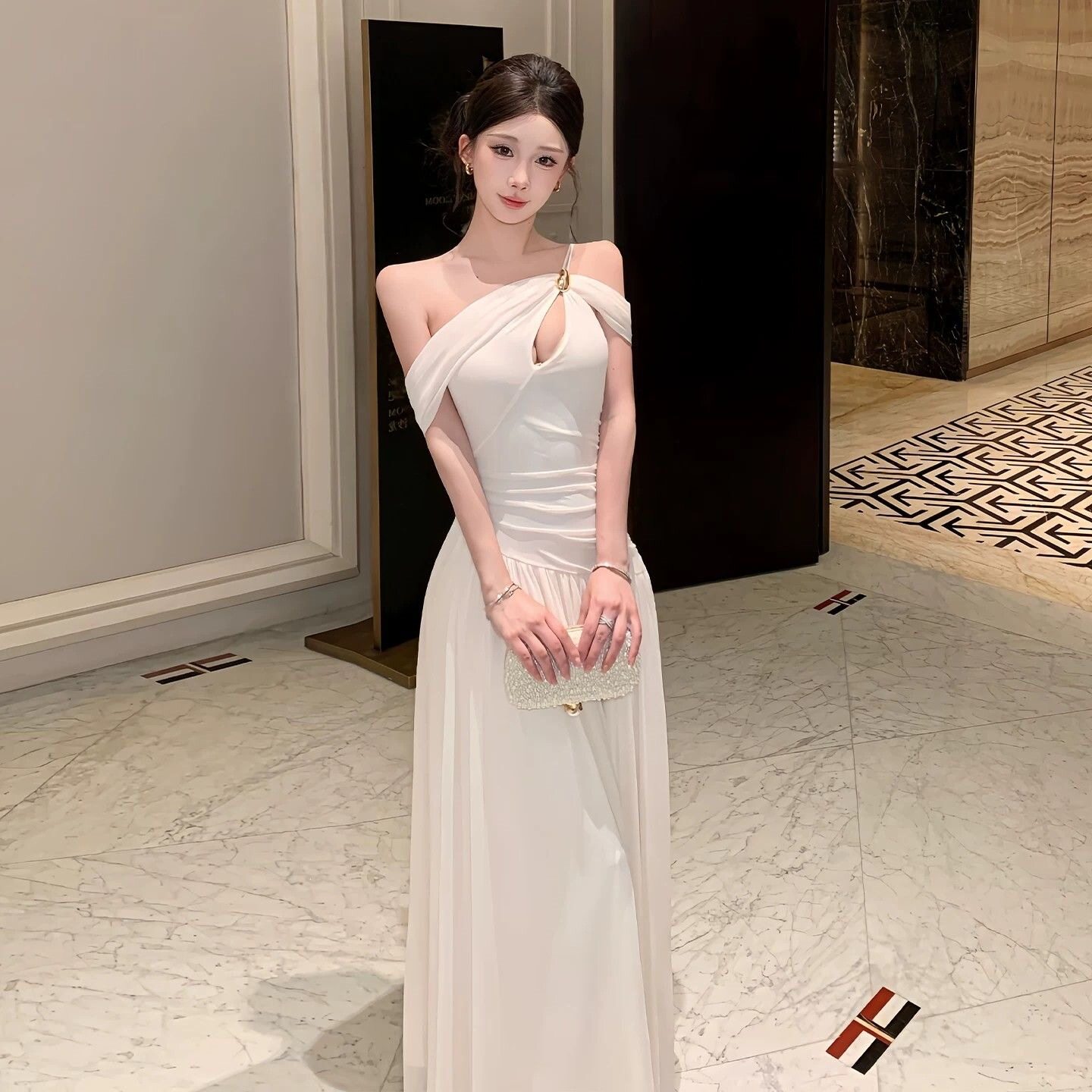 设计感露肩无袖连衣裙女