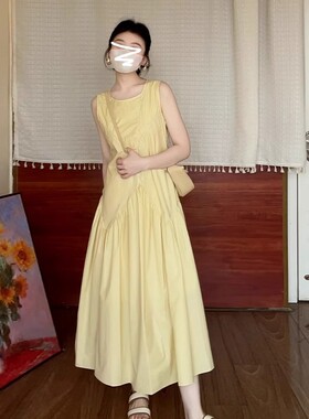 背心吊带连衣裙淡黄色女装夏季新款多巴胺甜美减龄a字圆领长裙女