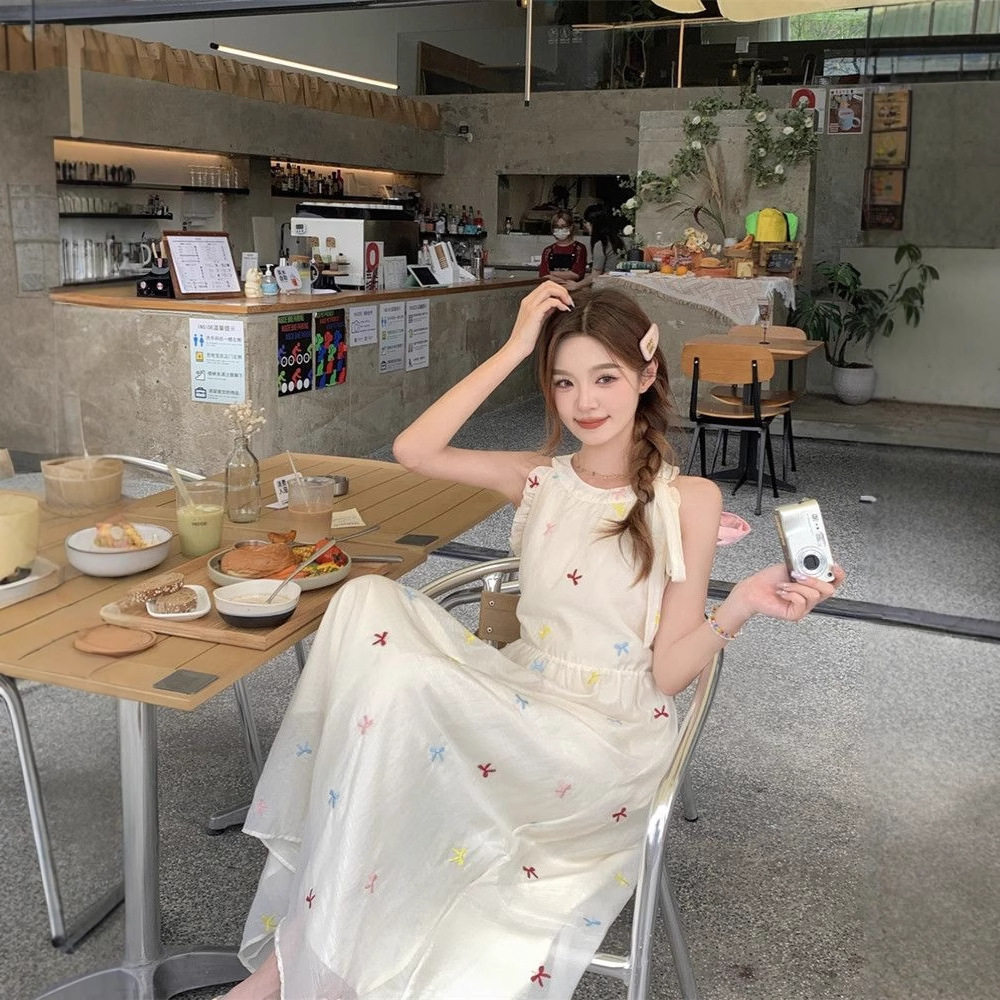 森系蝴蝶结系带挂脖连衣裙女夏季新款收腰学院风温柔显瘦甜美长裙