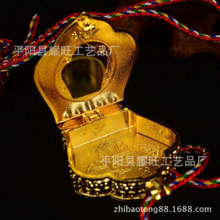 品 铜镀金十字金刚杵嘎乌盒铜 螺丝扣盖 避害符