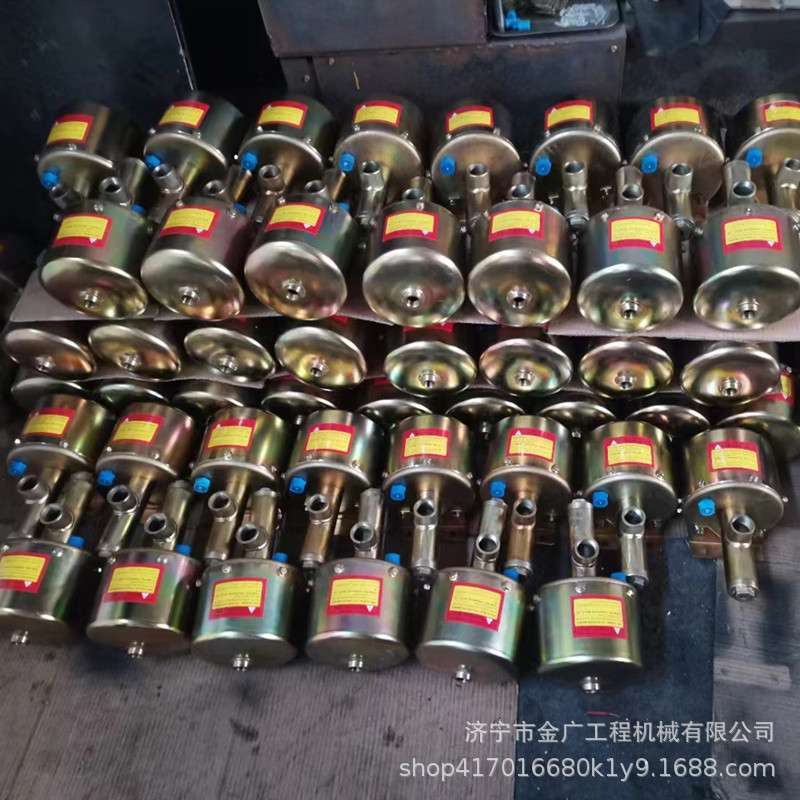 装载机空气加力泵L975铲车刹车总泵空气加力泵刹车油泵制动泵