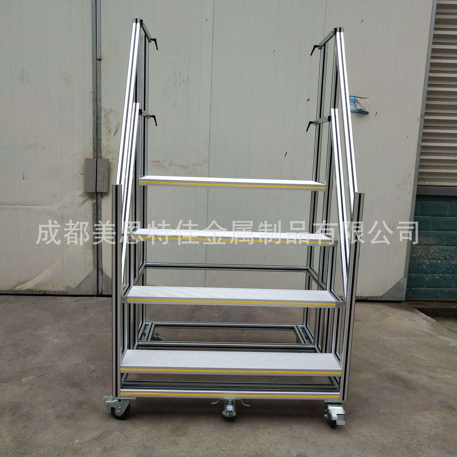 成都铝型材移动扶手梯子 扶梯栏杆 铝合金四梯凳踏步板厂家