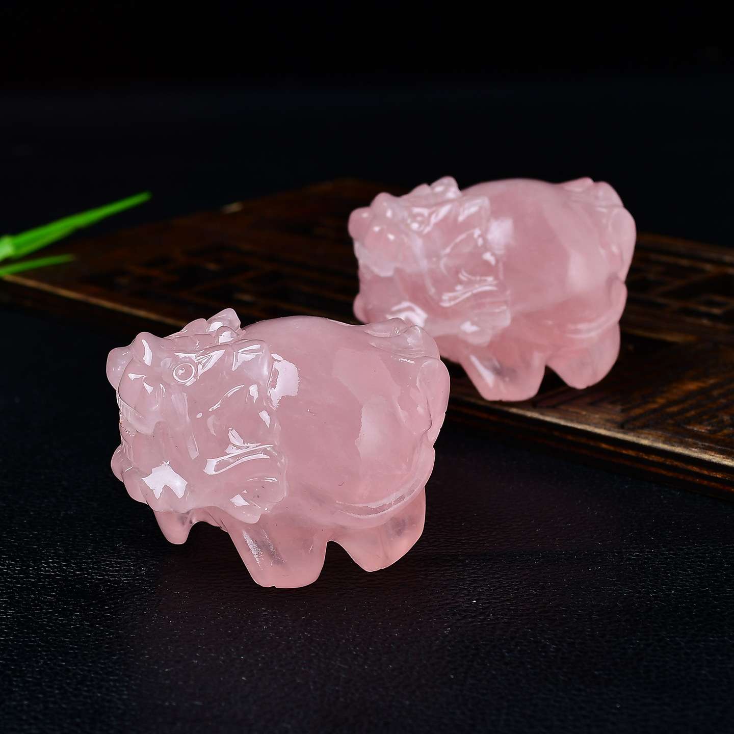 天然粉水晶龙龟摆件粉晶原始雕刻件家居办公室桌面高端装饰品