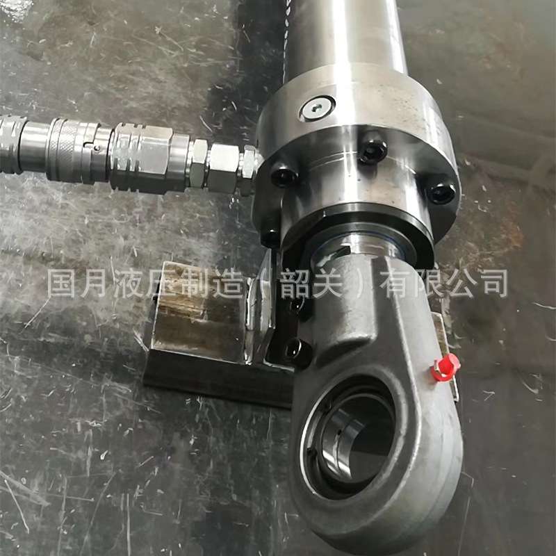 前ES40中耳轴安装有缓冲要求80/56--650液压缸双作用