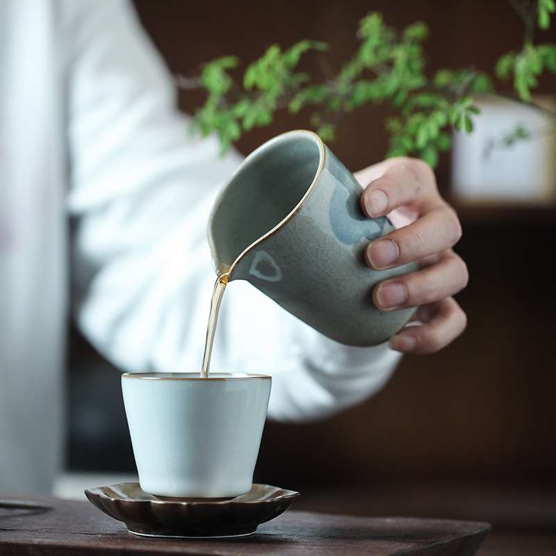 陶瓷公道杯荷花鱼趣手绘功夫陶瓷公杯瓷陶瓷公道杯茶具普洱公道杯