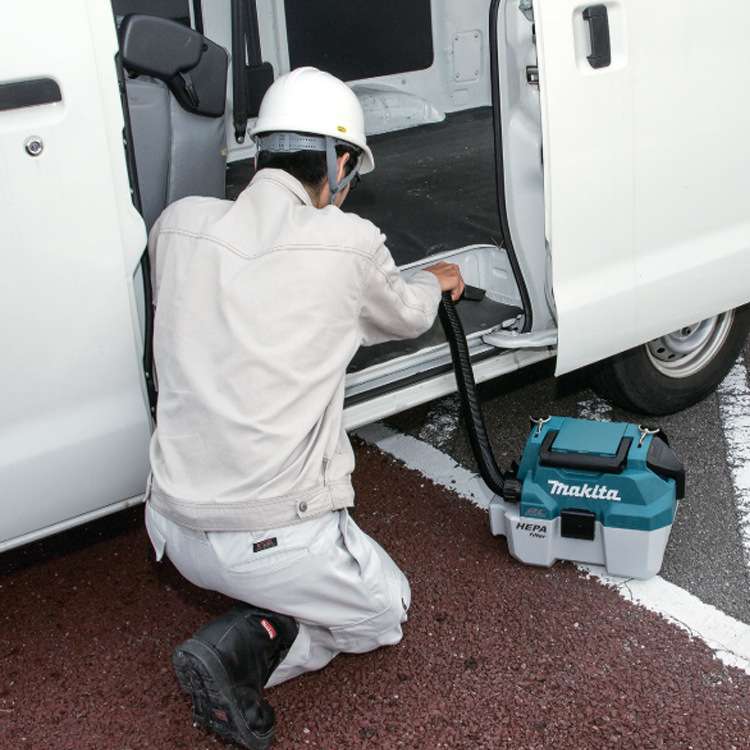 DVC750L 充电式便携式吸尘器 干湿两用车载家用吸尘器 牧田立式