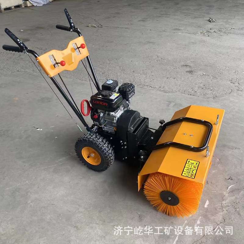 厂家供应冬季路面手推式扫雪机多功能可换头手推式扫雪机