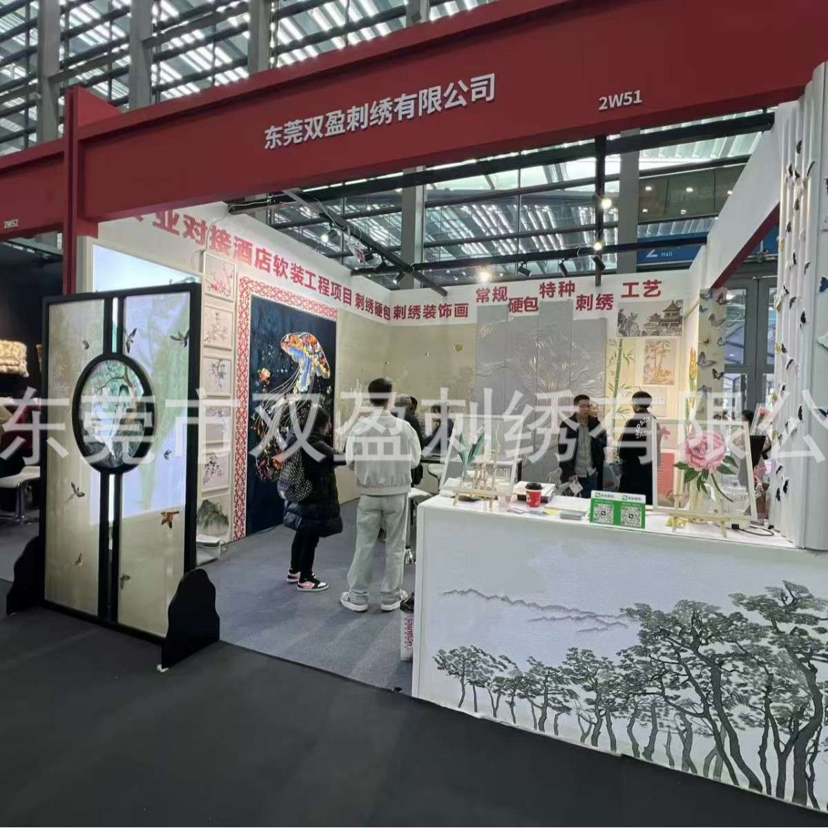 网红双面玫瑰刺绣深圳展会半透明纱布画屏风入户玄关展厅挂画道具