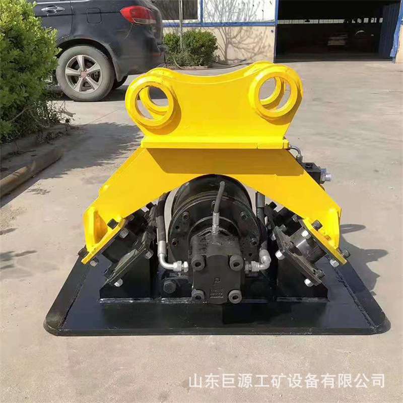 挖掘机夯实器平面斜面夯实器结构简单挖机液压振动夯实器