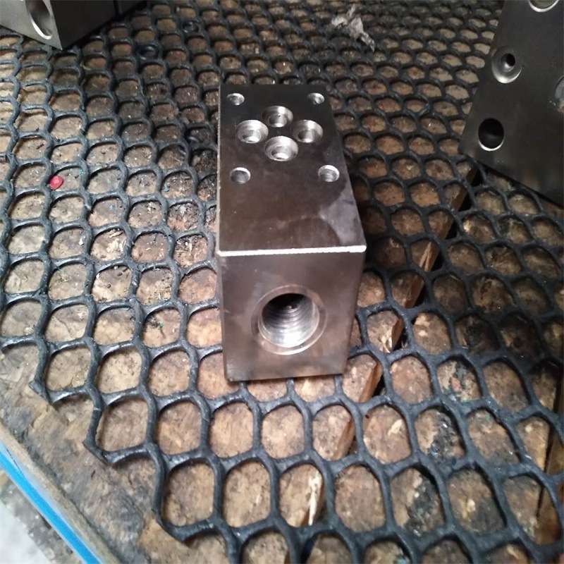山东泰丰液压TAIFENG液压机配件TLFA32DBU-7X 型盖板厂家直销