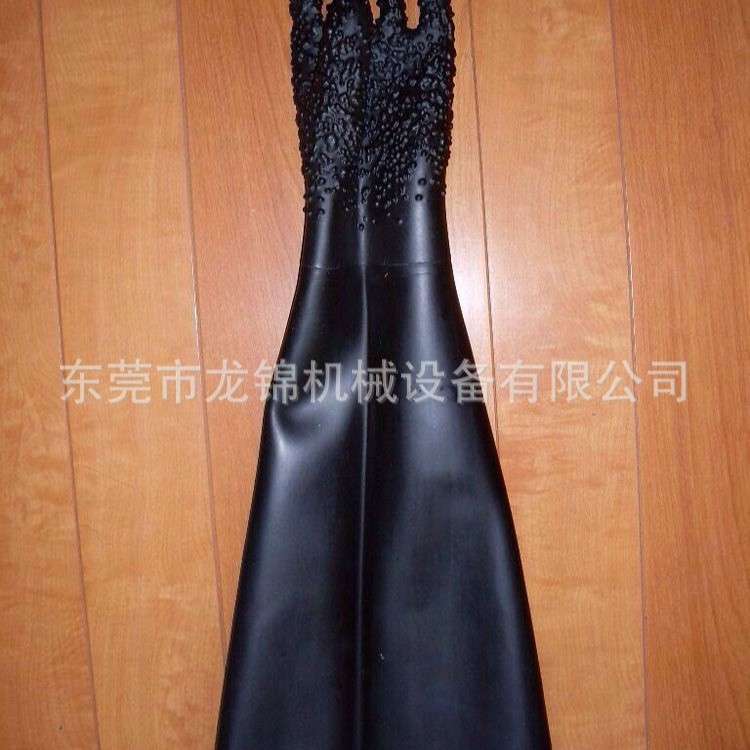 喷砂机手套厂家防滑喷沙机手套加长加厚耐磨耐热橡胶双层喷砂手套