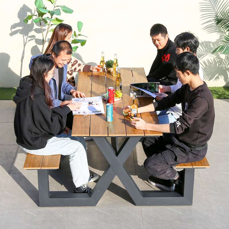 户外连体桌椅带伞休闲公园庭院铁艺桌椅景区长凳户外塑木桌椅组合