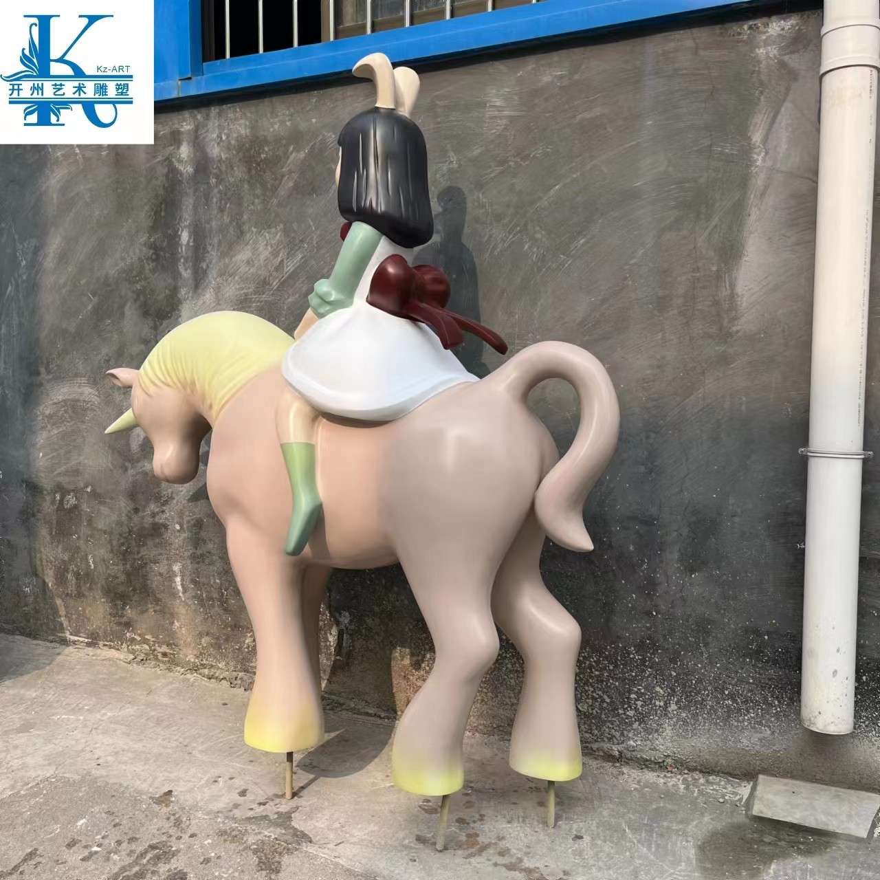 创意现代玻璃钢动物独角兽与女孩落地艺术雕塑摆件酒店大堂艺术品