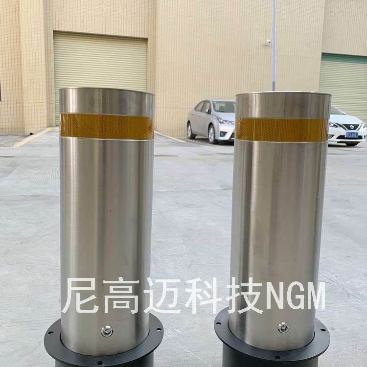 现货供应移动形分隔立柱 防冲撞移动拆卸固定柱 手提拆装挡车路桩