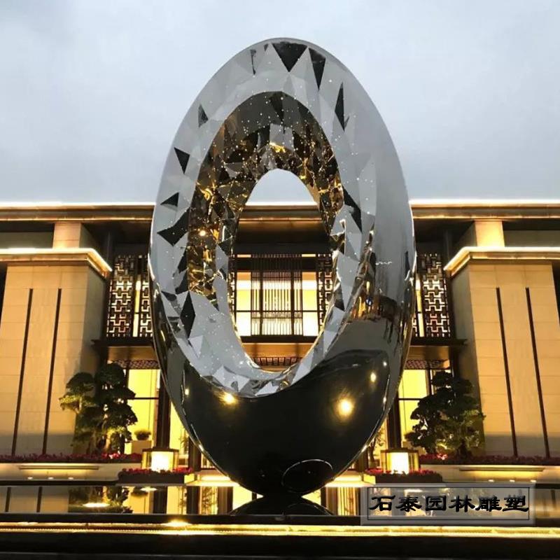 不锈钢圆环圆形雕塑金属镜面艺术月亮造型户外楼盘亮化景观装饰