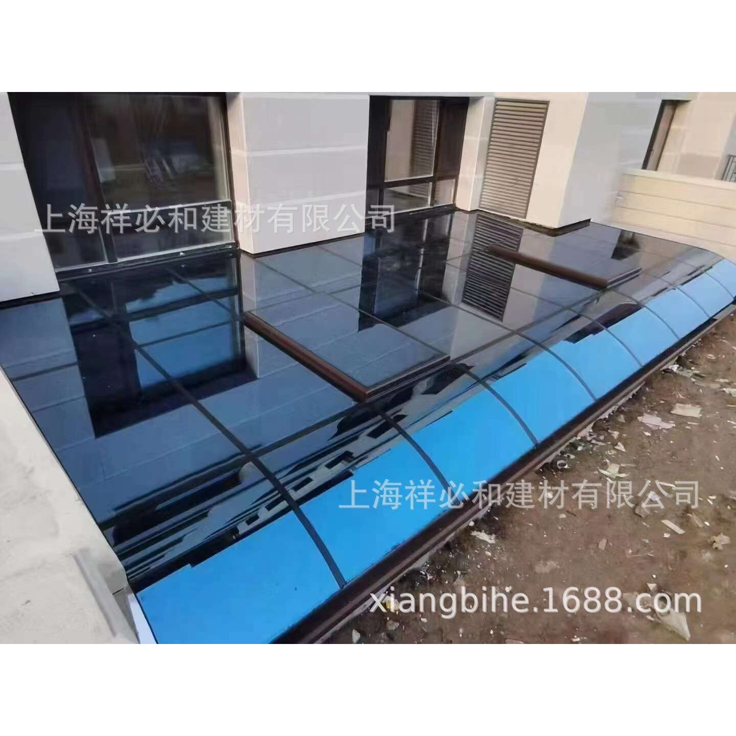 铝合金屋顶阳光房天窗斜平阁楼窗户玻璃地下室采光井楼顶电动天窗