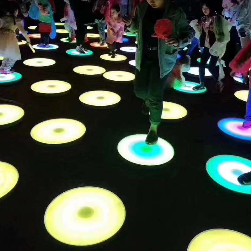 LED感应地砖灯圆形音乐七彩地埋灯发光地板灯户外互动防水脚踩灯