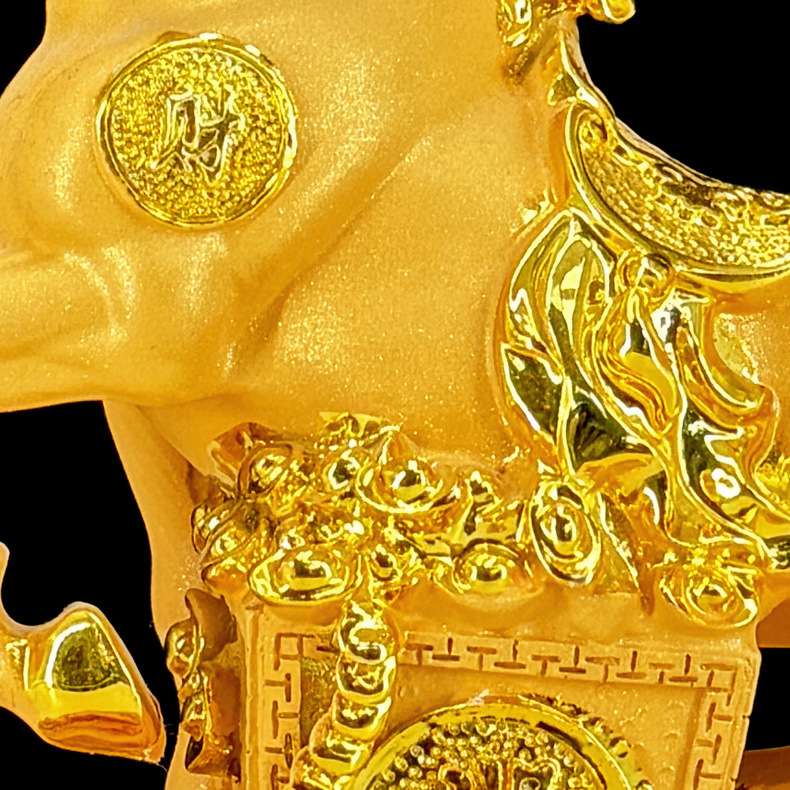 高档金马摆件招财工艺品办公室桌面摆设欧式客厅汽车载马的装饰品