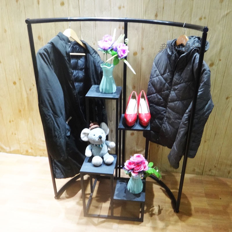简约女装店童装店半圆形橱窗展示架落地中岛弧形S型货架圆形落地