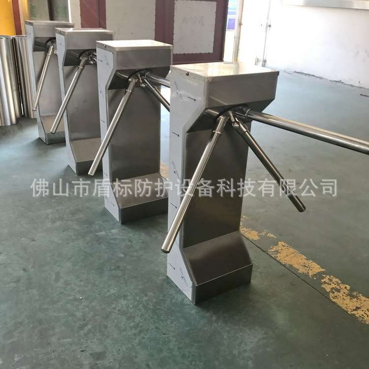 不锈钢单向禁行器 现货供应手动简易三杆转闸 不锈钢单向通道门