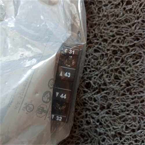 德国施迈赛Schmersal安全开关，限位开关 AV15RHE4X35U 101093927