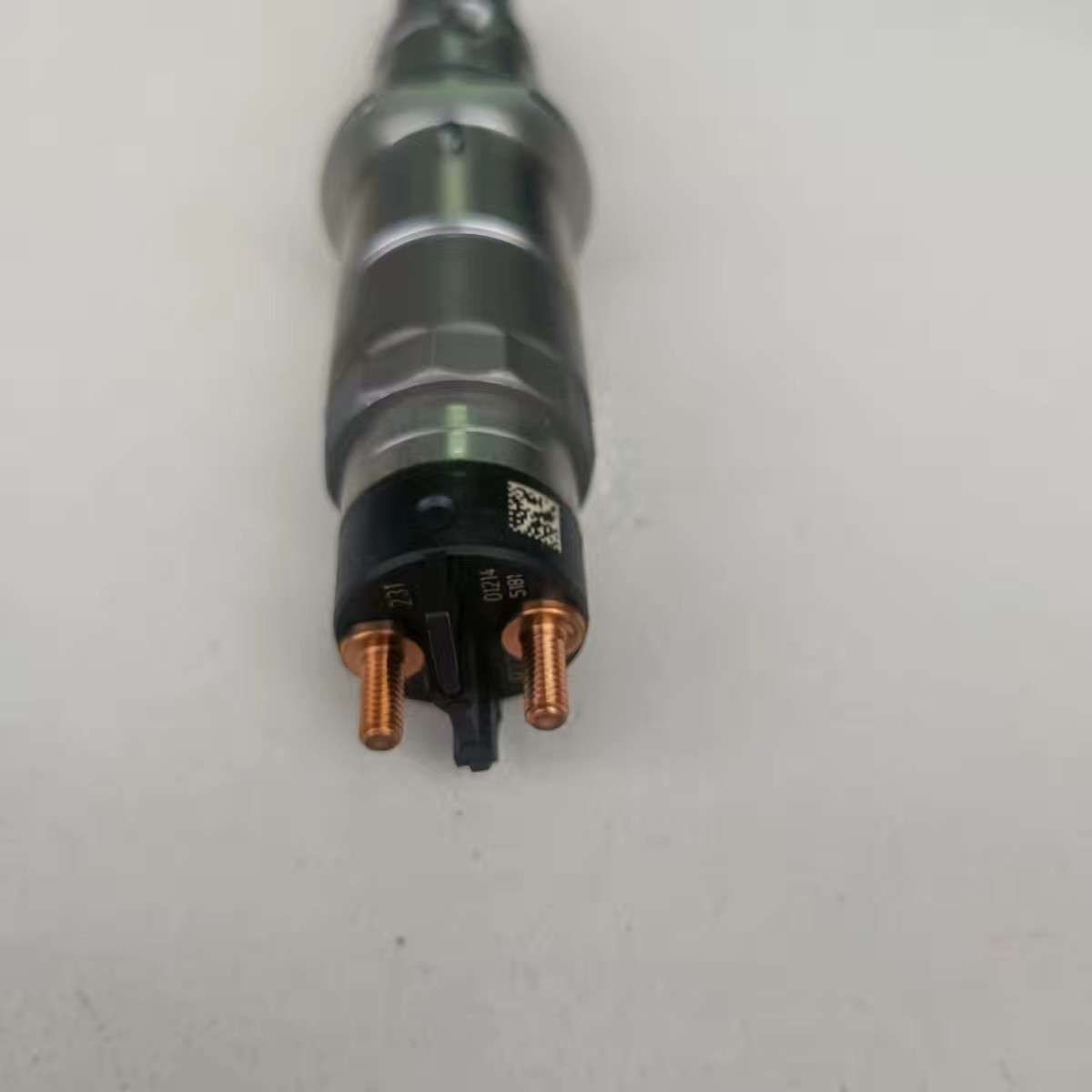 现代275-9T 350VS挖机配件喷油嘴 发动机原装喷油器4945969