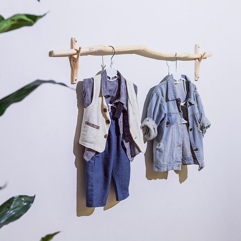童装店服装店壁挂式实木挂衣杆干树枝原木女装展示架装饰干枝货架