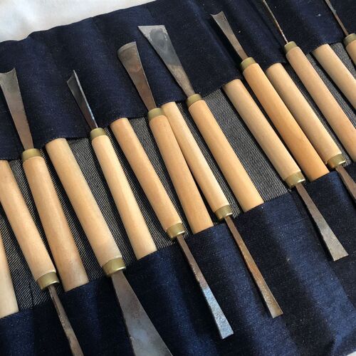 30把不同木工雕刻工具雕刻刀,雕刻凿,凿子,木工活制造工具