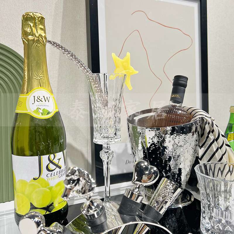 现代简约样板间售楼处厨房酒具主题红酒威士忌冰酒桶摆件软装配饰