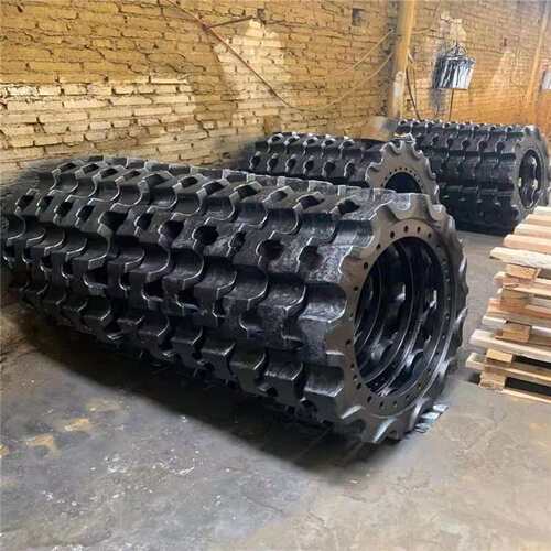 现代挖掘机R110-7涨紧弹簧现代钩机R130LC-5履带板总成燃油泵电脑