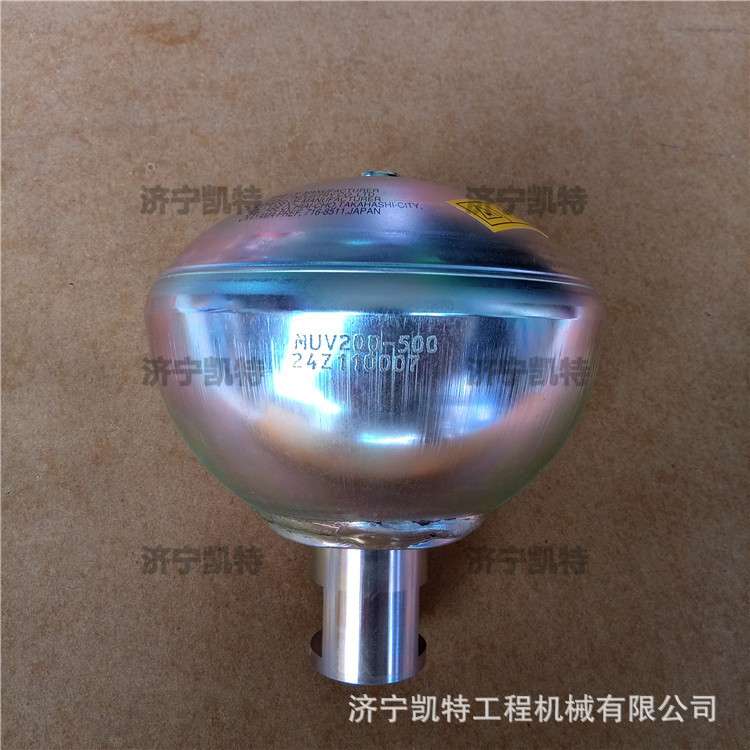 425-62-23751/23750蓄能器 小松装载机WA320/380/470-6配件