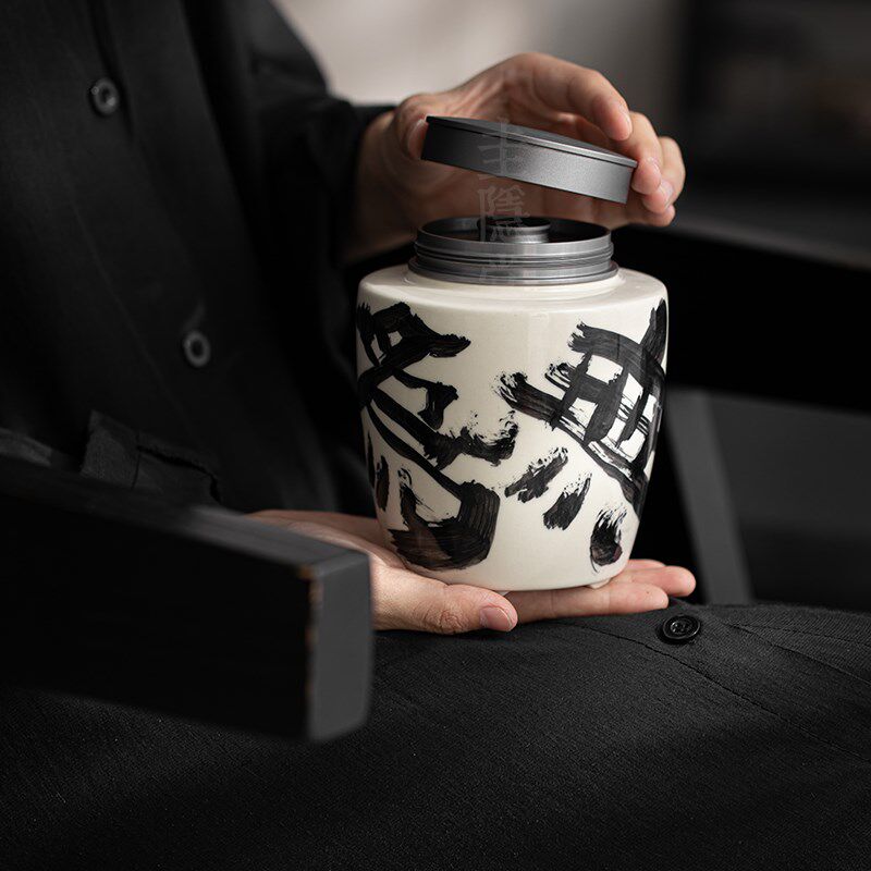 圭隐堂手绘书法陶瓷茶叶罐家用复古储茶罐密封防潮储存罐茶道零配