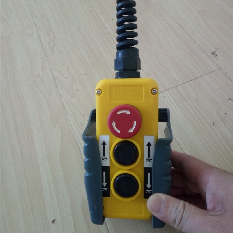 3孔控制器COBF03K升降开关小型手持盒按钮盒可带吸石支架开关