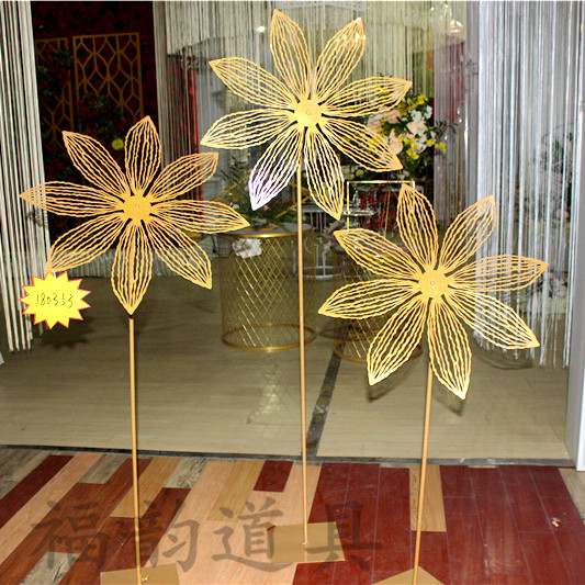 新款婚庆道具铁艺君子兰花可升降婚礼创意道具舞台装饰摆件挂件