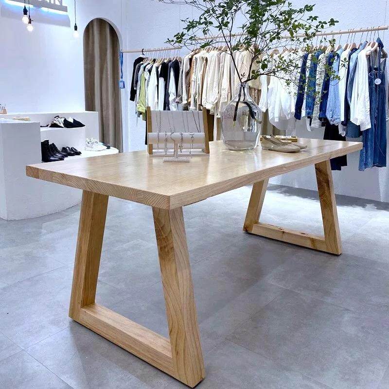 北欧橱窗女服装店原木中间摆放桌简约展示桌中岛流水台实木泡茶桌