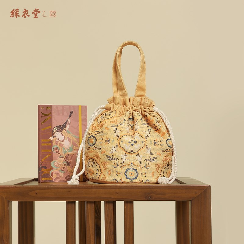 彩衣堂国风复古仙鹤抽绳束口袋手提手拎斜挎女手机遛弯收纳水桶包