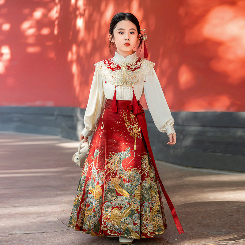 马面裙女童2026新款春装女孩汉服新中式上衣明制V中国风儿童套装图片