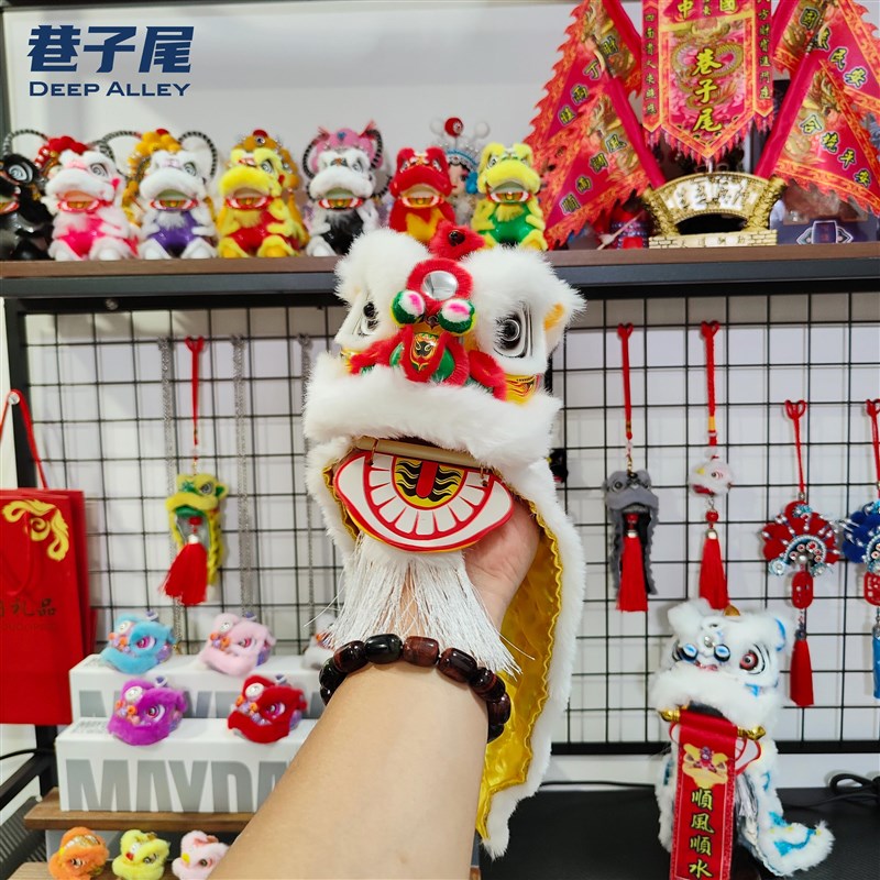 国潮风格车用醒狮小摆件 招财雄狮少年舞狮车内中控台迷你饰品