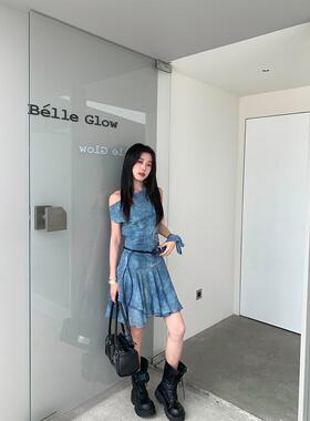 Joeyoo高级感不规则荷叶边蓝色洋装女夏设计感斜肩无袖收腰短裙