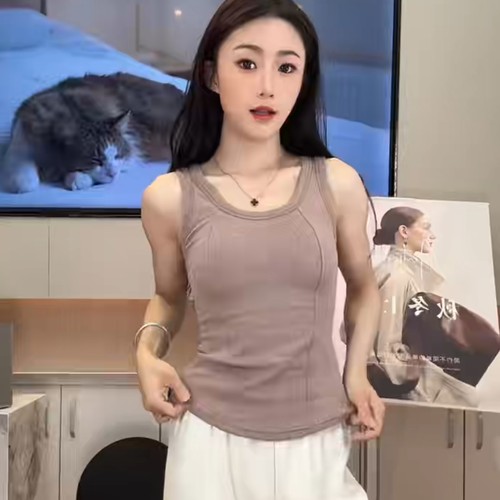 加绒保暖背心带胸垫女秋冬新品免穿文胸打底衫修身不臃肿保暖内衣