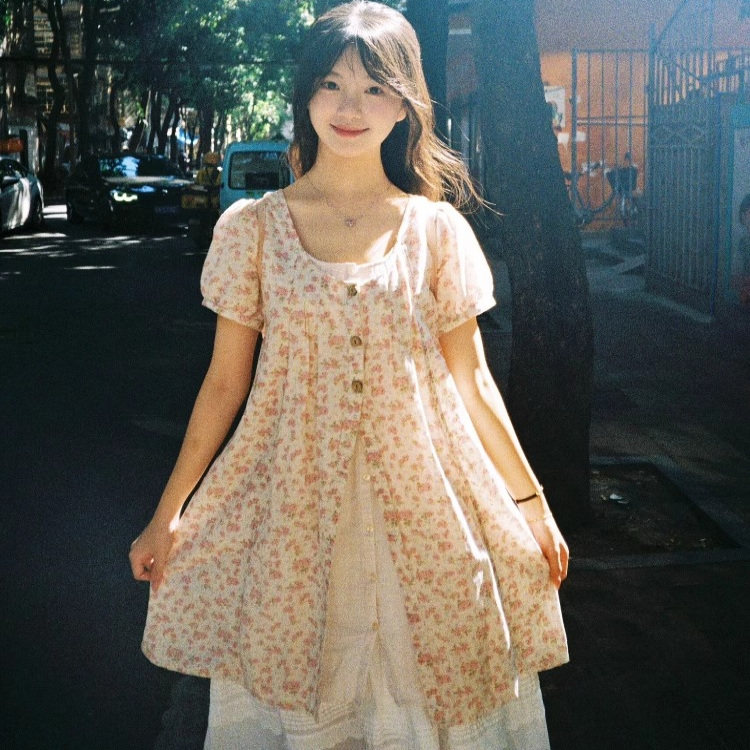 夏日爆款古着复古碎花短袖上衣+白色半身裙时尚气质两件套女