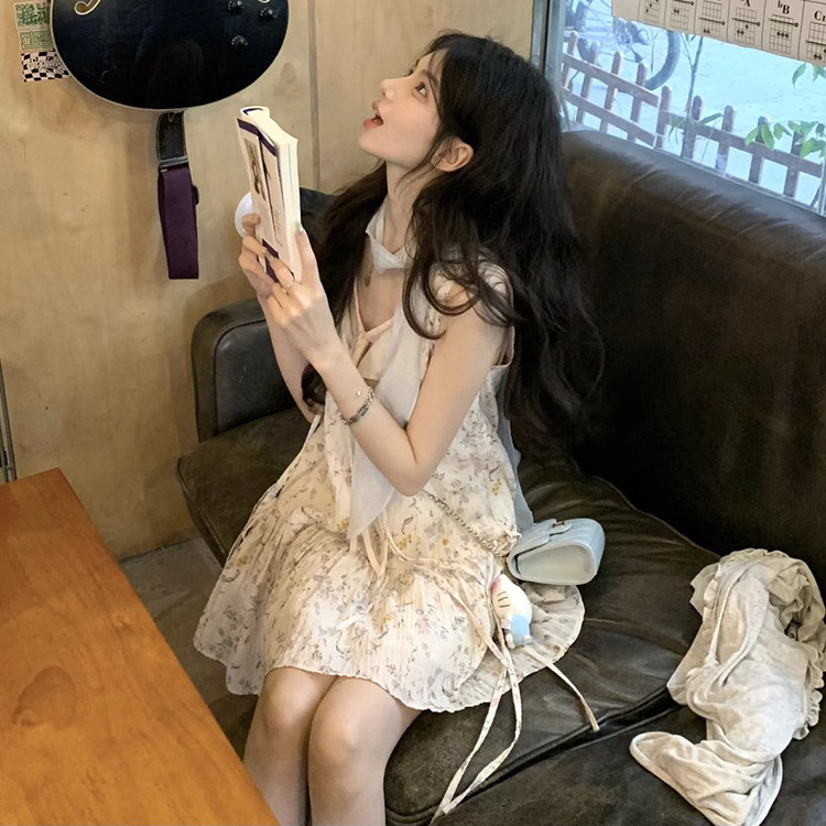 夏季小个子减龄高级感温柔风气质碎花连衣裙背心短裙子两件套装女
