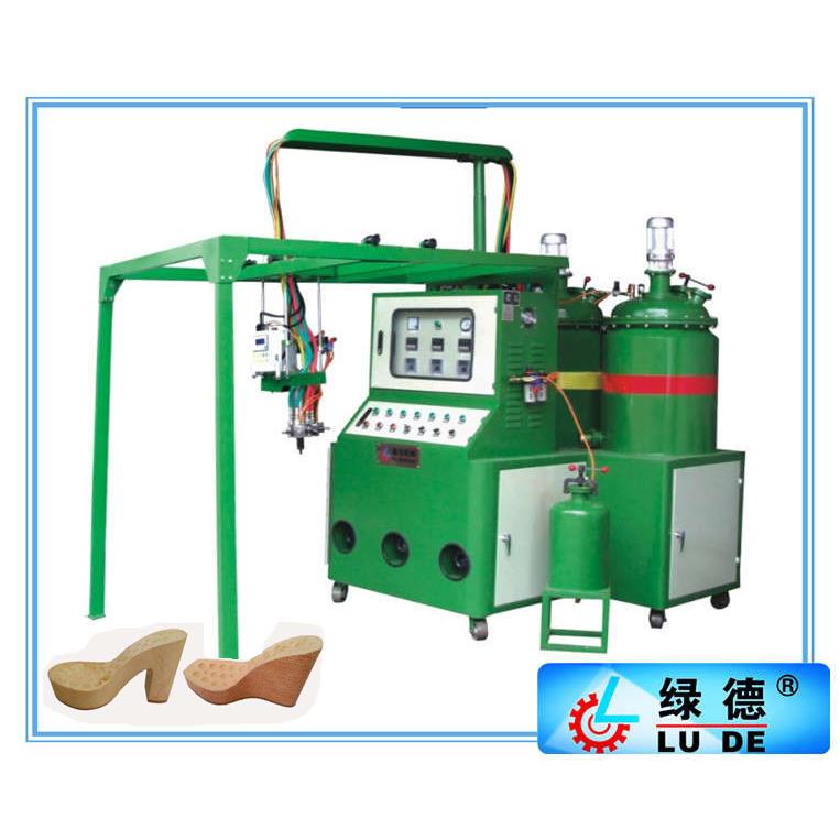 PU鞋材发泡机120升PU高跟鞋底鞋材连帮鞋发泡机鞋成型机