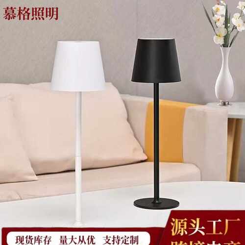 北欧充电铁艺高脚杯台灯卧室床头触摸创意小夜灯现代简约客厅夜灯