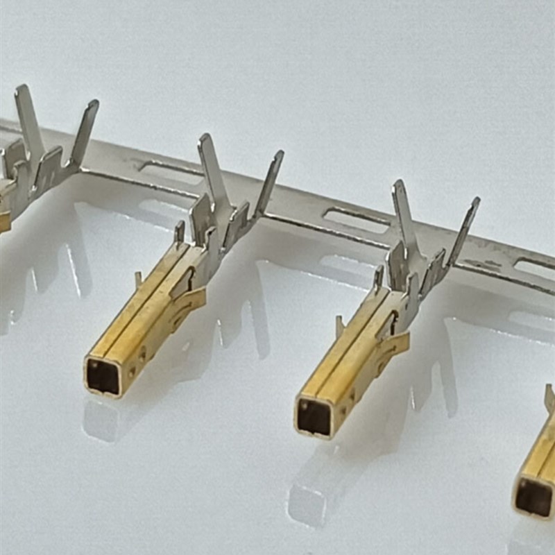 源头厂家4.2MM连接器端子5557低/高脚端子镀金插针整卷图片