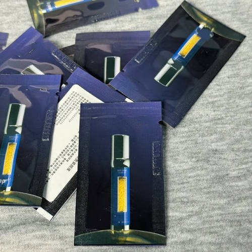 十片打包价！LP蓝鱼子精华液1ml*10片 淡化法令纹细纹紧致抗衰老