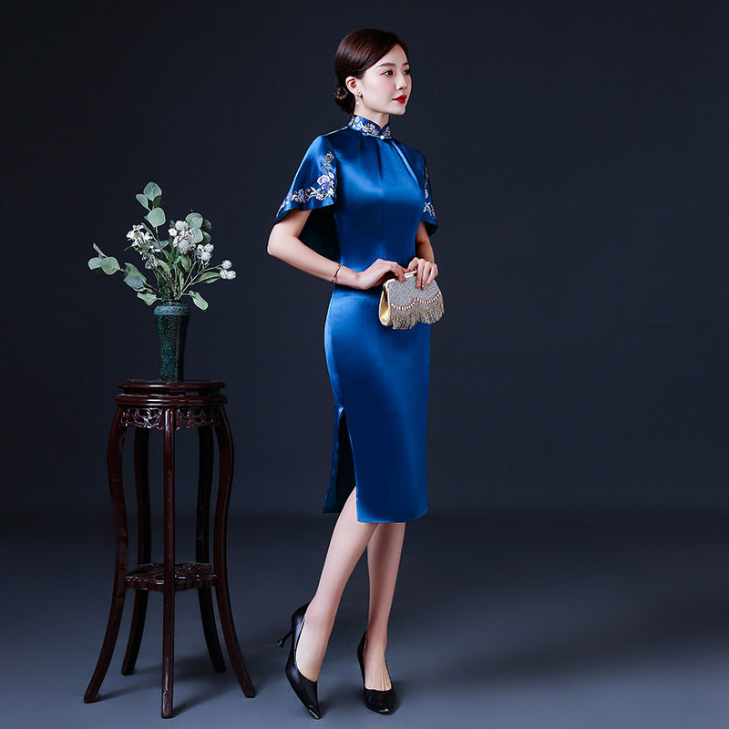 新款醋酸缎妈妈装改良刺绣旗袍修身连衣裙女喜婆婆婚宴装春夏
