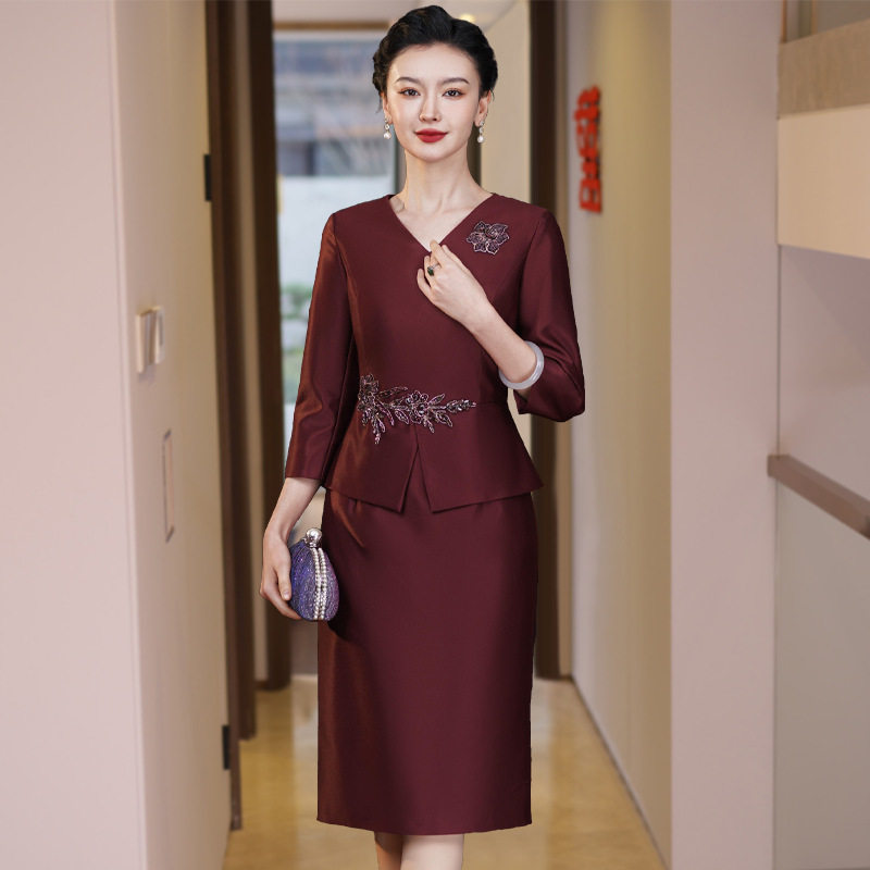 新款高端婚宴妈妈礼服新款气质年轻喜婆婆假两件显瘦连衣裙女