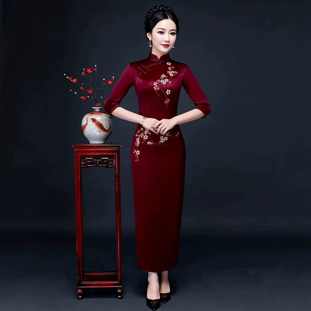 新款刺绣新中式礼服 婚庆婚宴妈妈装旗袍 长款春秋改良醋酸连衣裙
